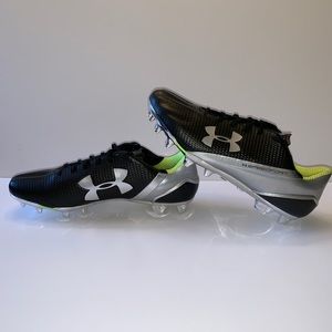 *NEW* Men’s Under Armour Spotlight Football cleats